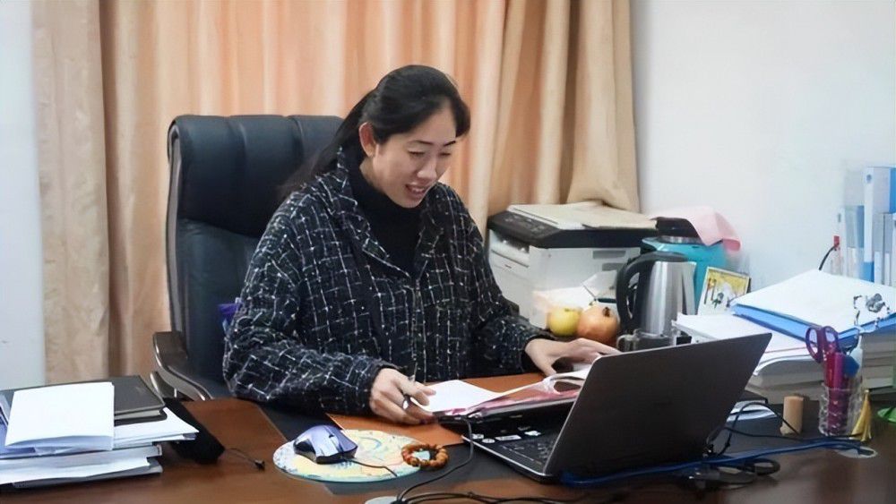 第74分钟，克罗斯断球，随后罗德里戈推进接着分球贝林厄姆，后者小角度打远角得手，皇马3-0加的斯。